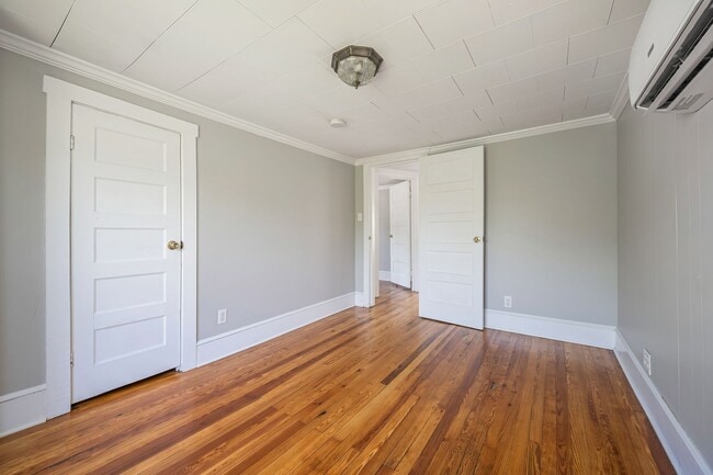 Building Photo - 4 bedroom home in Rich Creek!