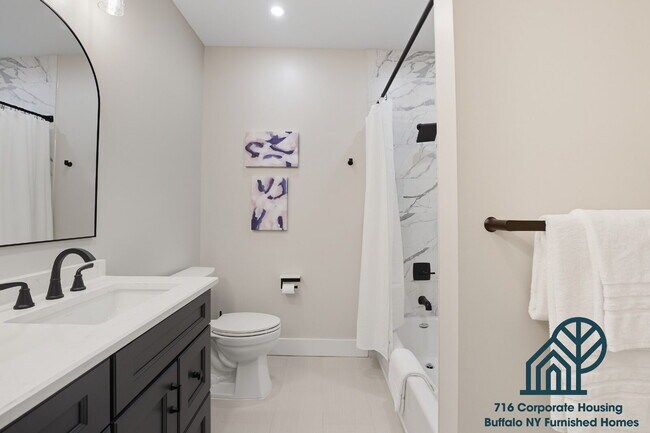 Building Photo - Furnished 2-Bedroom, 2-Bath Apartment on Connecticut St