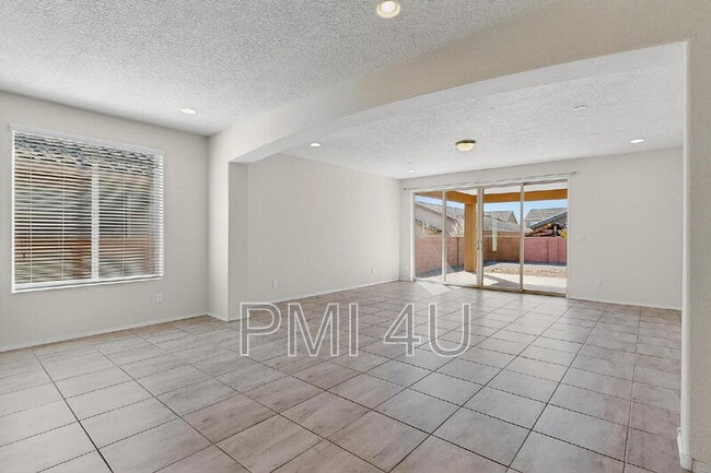 Building Photo - 7110 Overview Rd NE