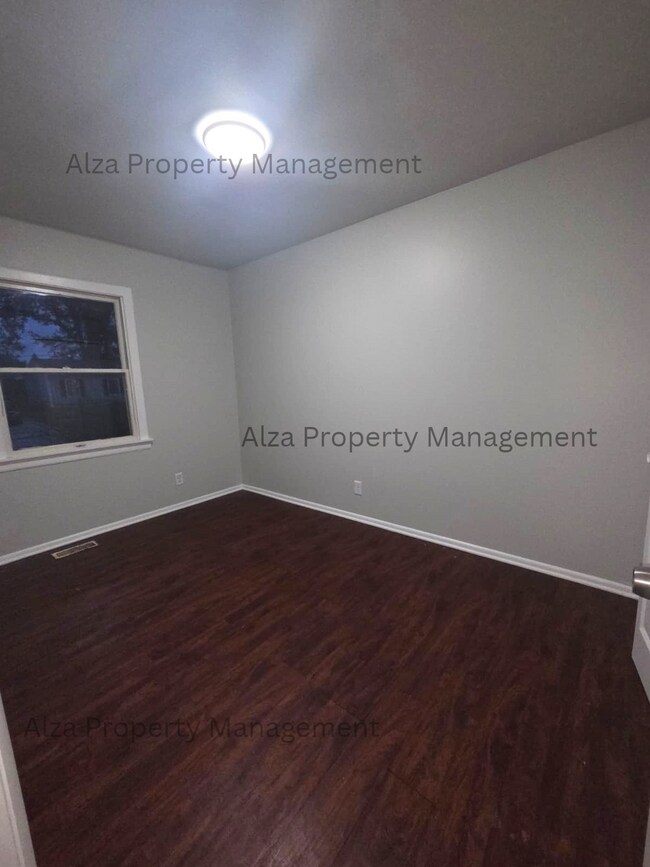 Building Photo - 218 Healy Ave