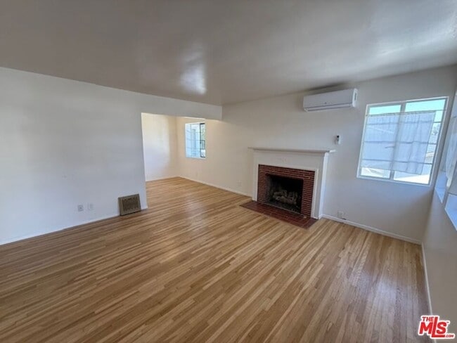 Building Photo - 3237 Midvale Ave