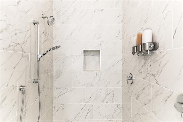 Building Photo - 1906 Annex Ave