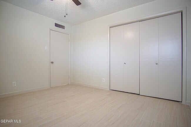 Building Photo - 3313 Cork Dr