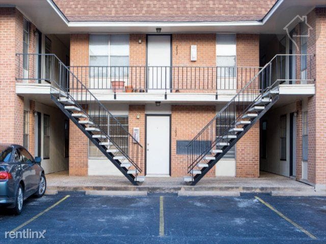 Building Photo - 302 W 38th St