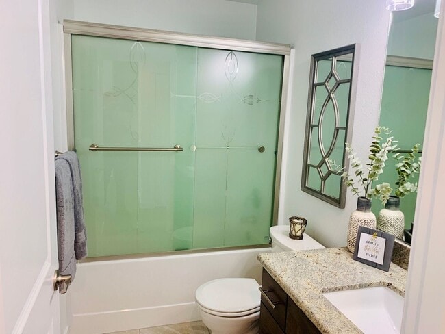 Building Photo - Newer 3 bedroom 2 bath house in Sutherlin