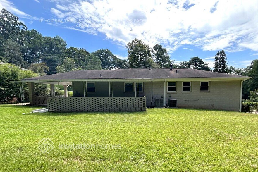 Building Photo - 1688 Mary Lou Ln SE