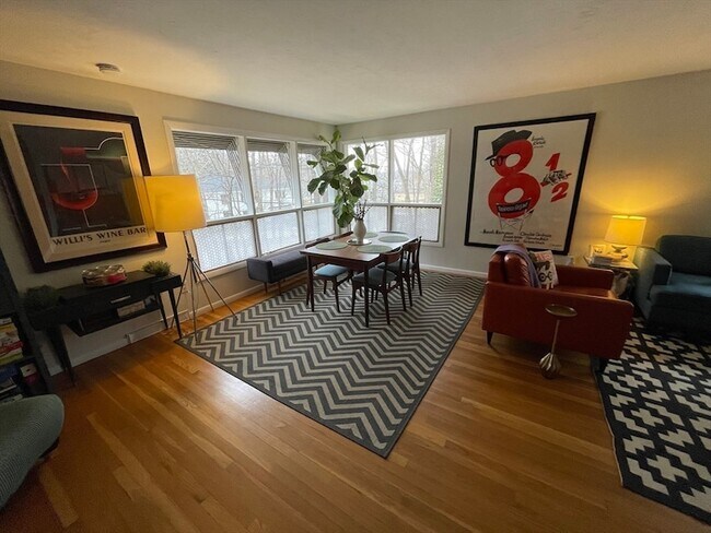Building Photo - 178 Beethoven Ave