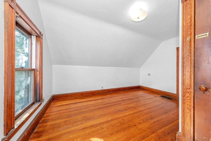 Building Photo - 59 Hawthorne St