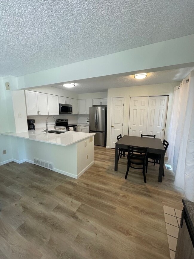 Building Photo - 4833 White Rock Cir