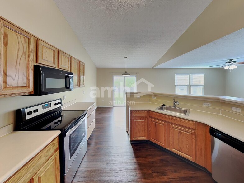 Building Photo - 167 Firestone Dr