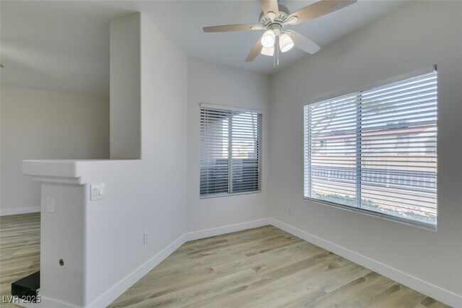 Building Photo - 5525 W Flamingo Rd