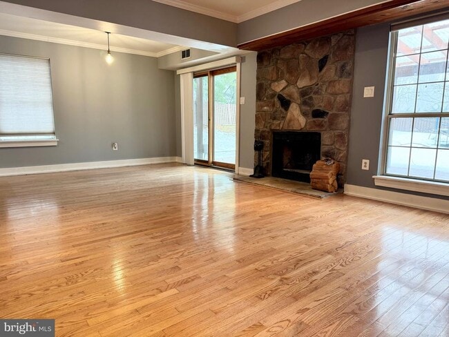 Building Photo - 101 Sarahs Ln