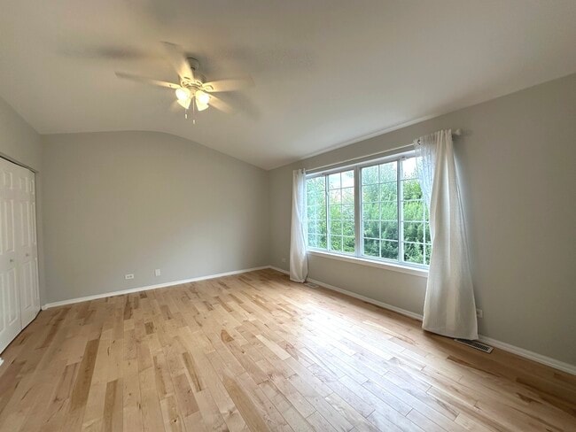 Building Photo - 1469 Braymore Cir W