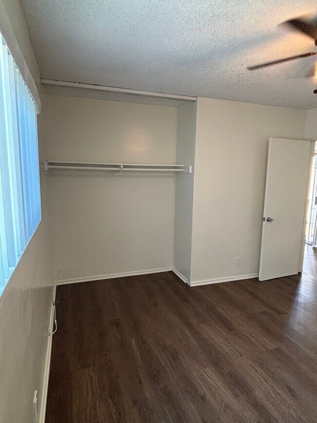 Building Photo - Spacious 4 Bed/2 Bath  Apartment for Rent in San Pedro