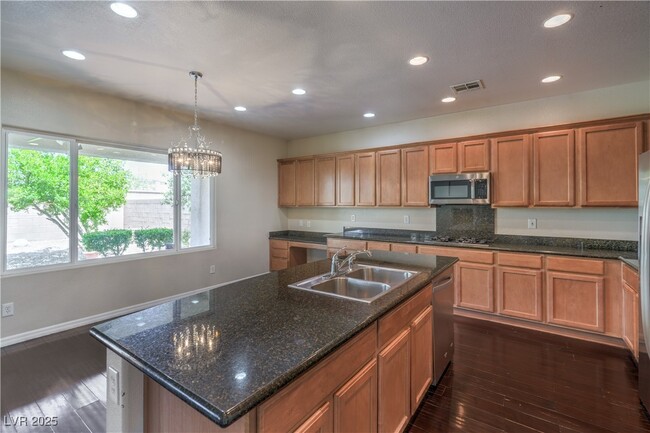 Building Photo - 2464 Sturrock Dr