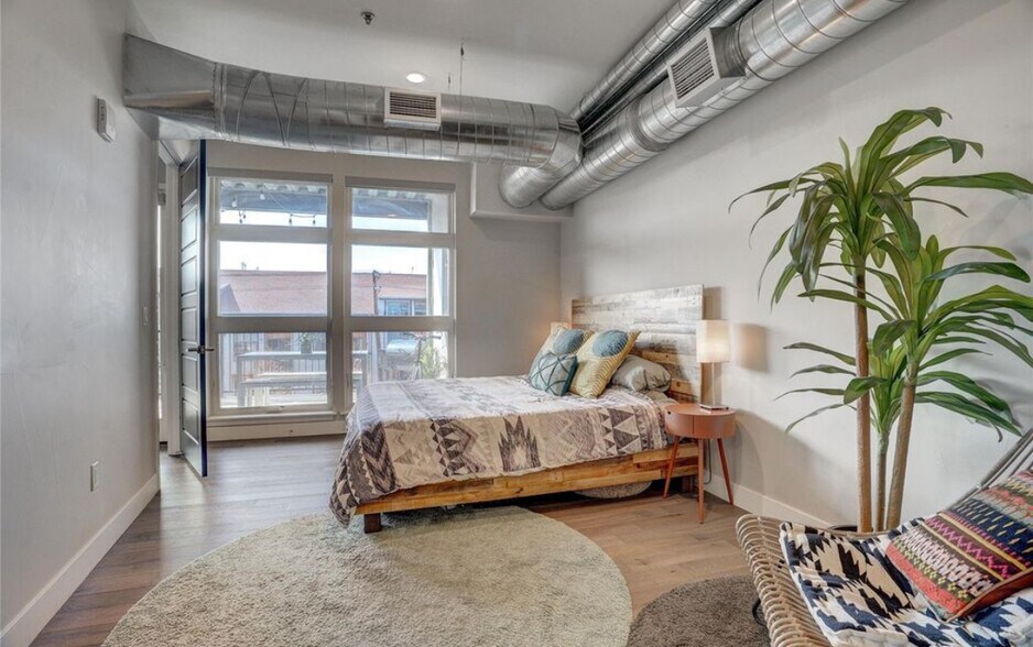 Building Photo - 3198 Blake St