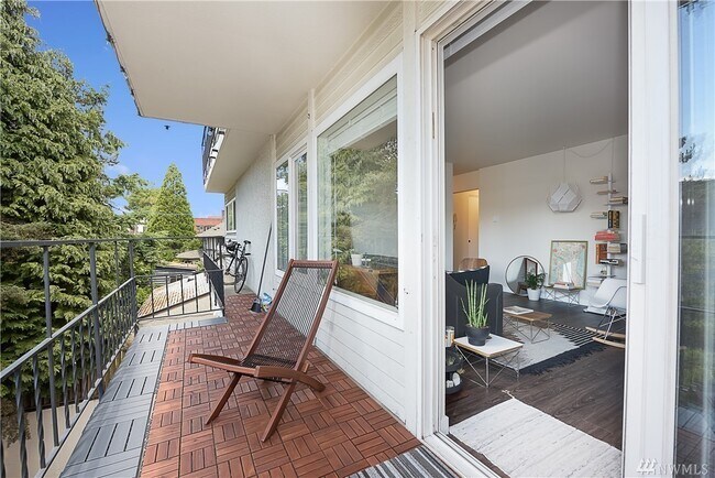 Interior Photo - The Harvard on Capitol Hill