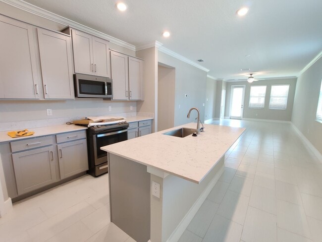 Building Photo - 9570 Little Bluestem Dr