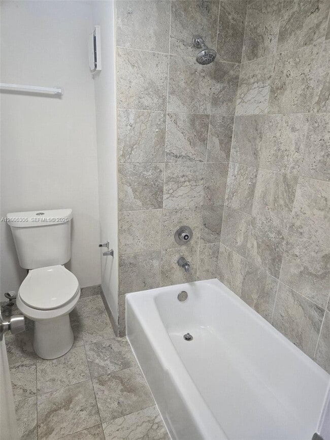 Building Photo - 9011 NE 4th Avenue Rd