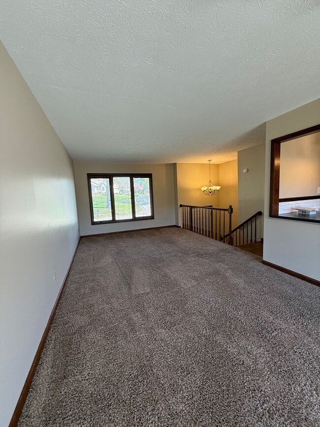 Building Photo - 3 BR / 3 BA Single-family home near Ellettsville