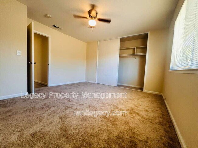 Building Photo - 6841 Castleberry Cir