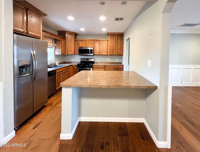 Building Photo - 3940 E Glenrosa Ave