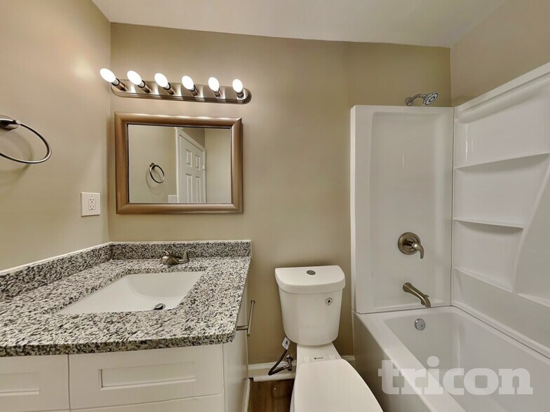 Building Photo - 213 Walnut Crest Dr