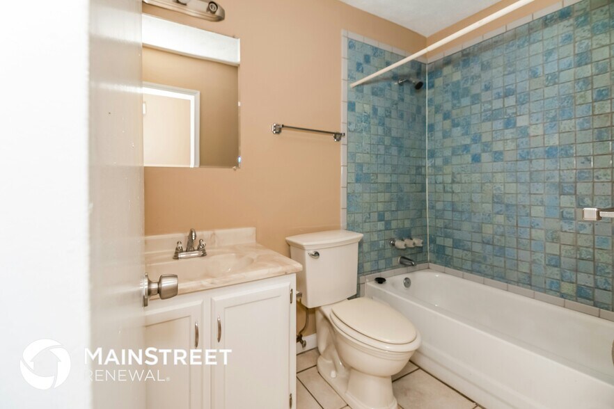 Building Photo - 271 Canterbury Dr