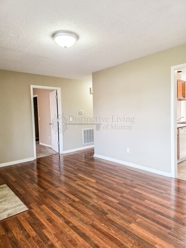 Building Photo - 1607 Bourland Ln