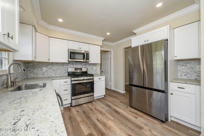 Building Photo - 8 Brandywine Dr