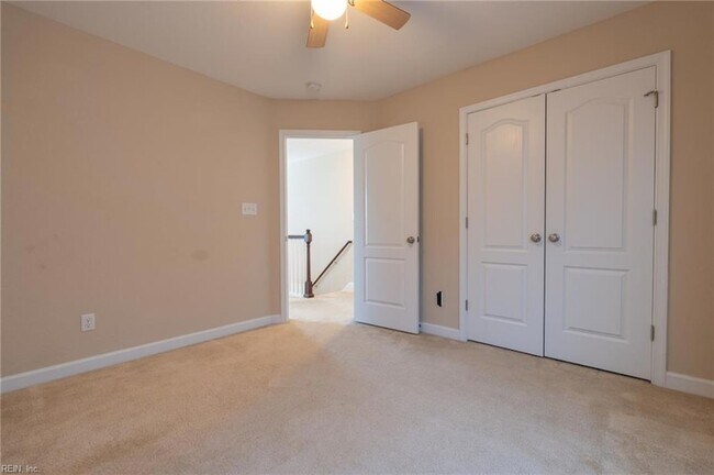 Building Photo - 302 Milton Ct
