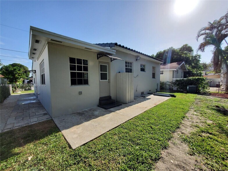 Building Photo - 70 NW 33rd St