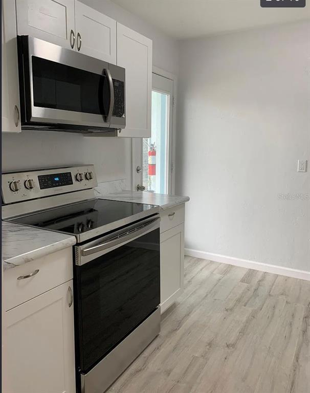 Building Photo - 4963 Viceroy St