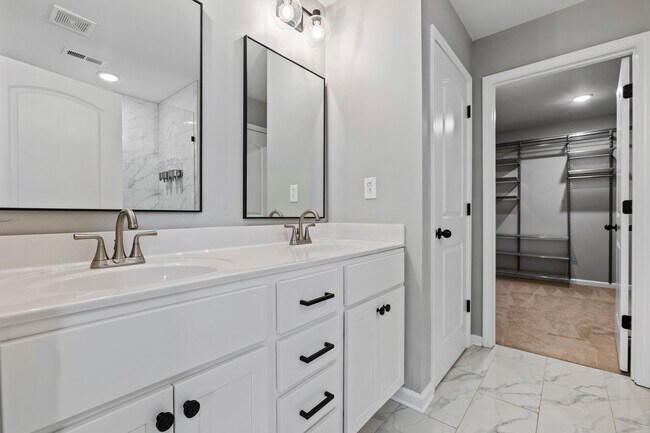Building Photo - 2681 Rockaway Pl