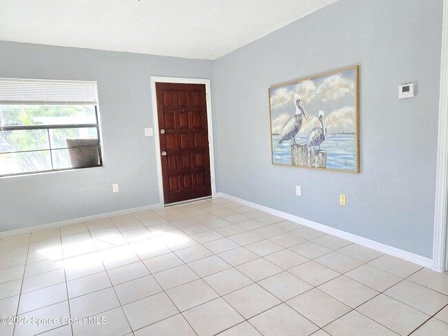 Building Photo - 484 Poinciana Dr
