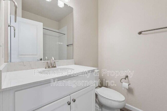 Building Photo - 192 Ambrose St