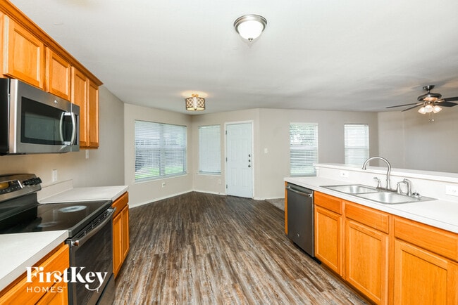 Building Photo - 9632 Linton Dr