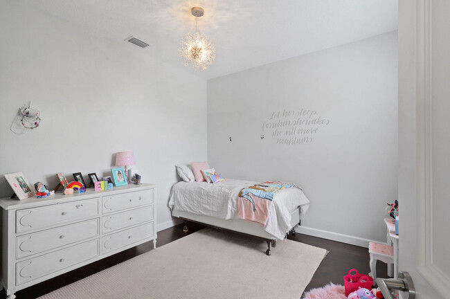 Building Photo - 143 Isle Verde Way
