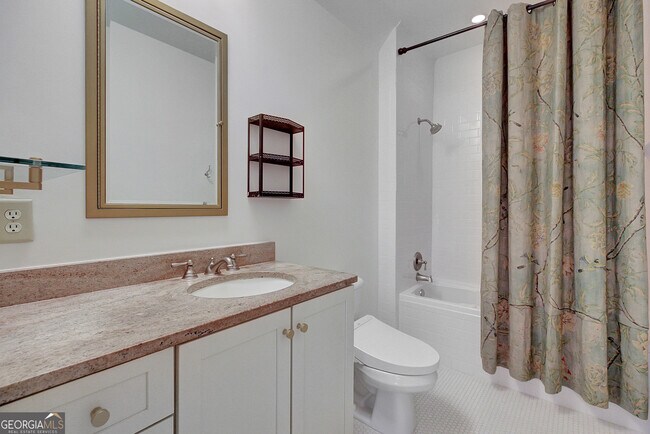 Building Photo - 9043 Selborne Ln