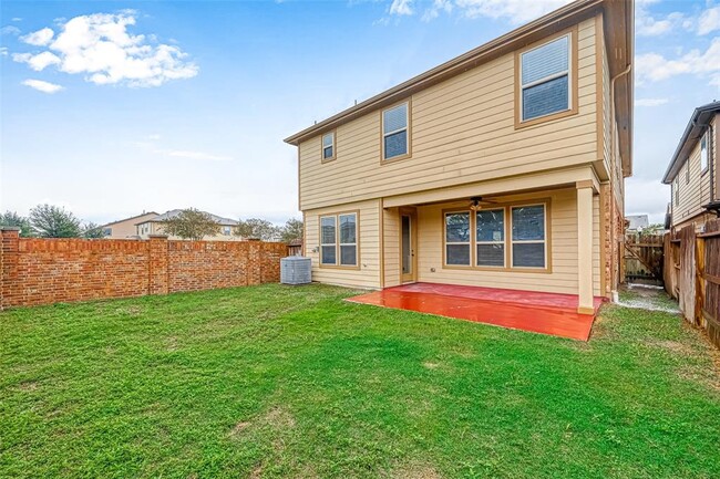 Building Photo - 15910 Copper Oak Ln