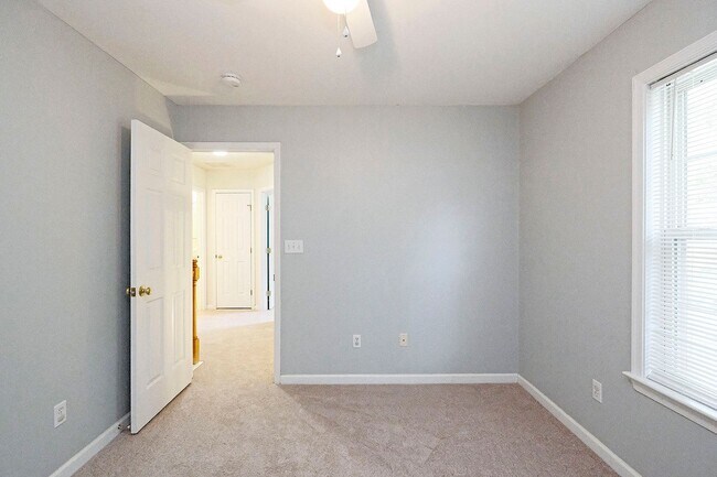 Building Photo - Pet-Friendly N. Albemarle Home With Fenced Yard
