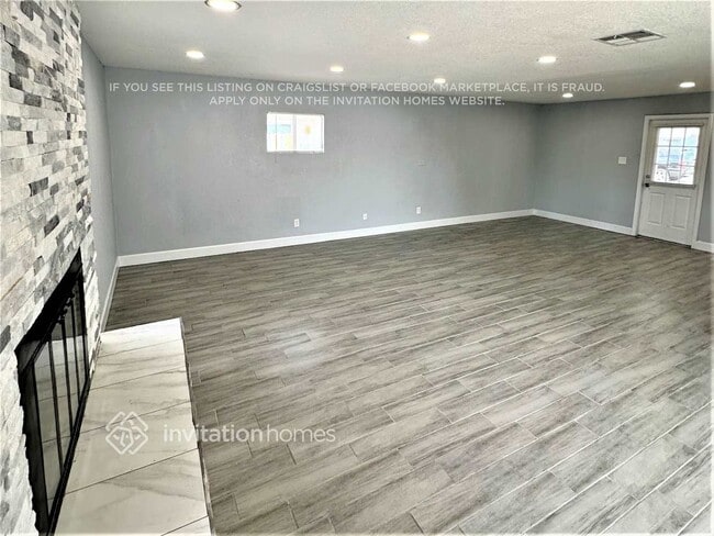 Building Photo - 3017 W Laurel Ln