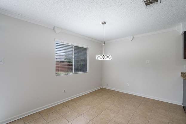 Building Photo - 2204 Silver Spur Dr