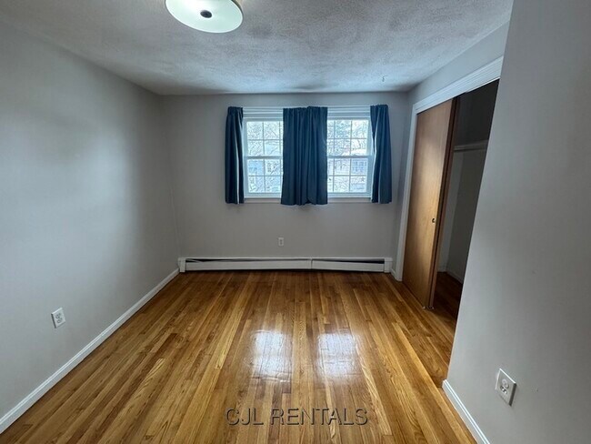 Building Photo - 108 Trimount Ave