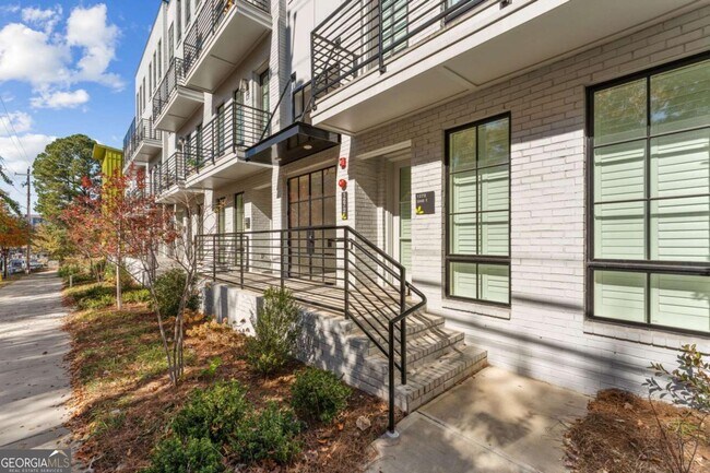 Building Photo - 1272 Longreen Ter NW