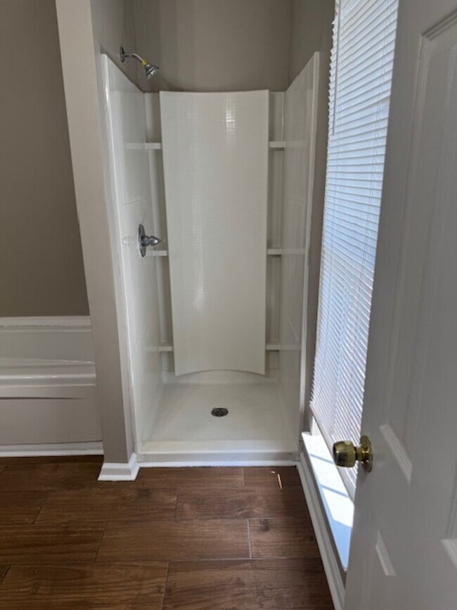 Building Photo - Renovated 3 Bedroom 2 Bath Home for Rent w...