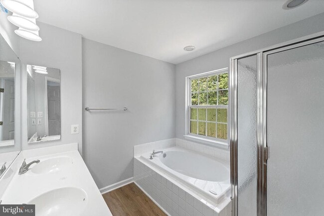 Building Photo - 15743 Viewpoint Cir