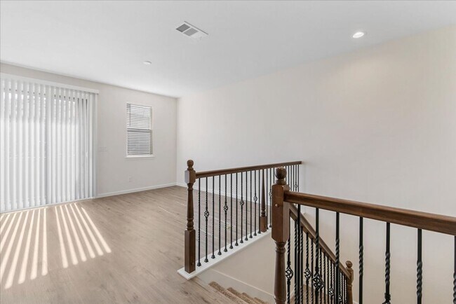 Building Photo - Plan 224 - The Rubicon - 3 Bedroom, 2.5 Bath with Loft and 2 Car Garage.