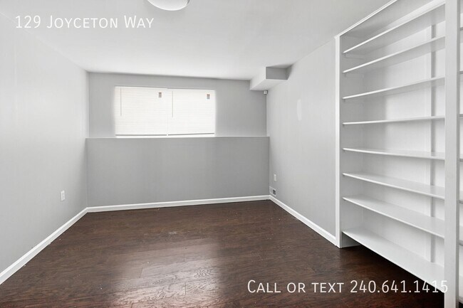 Building Photo - 129 Joyceton Way