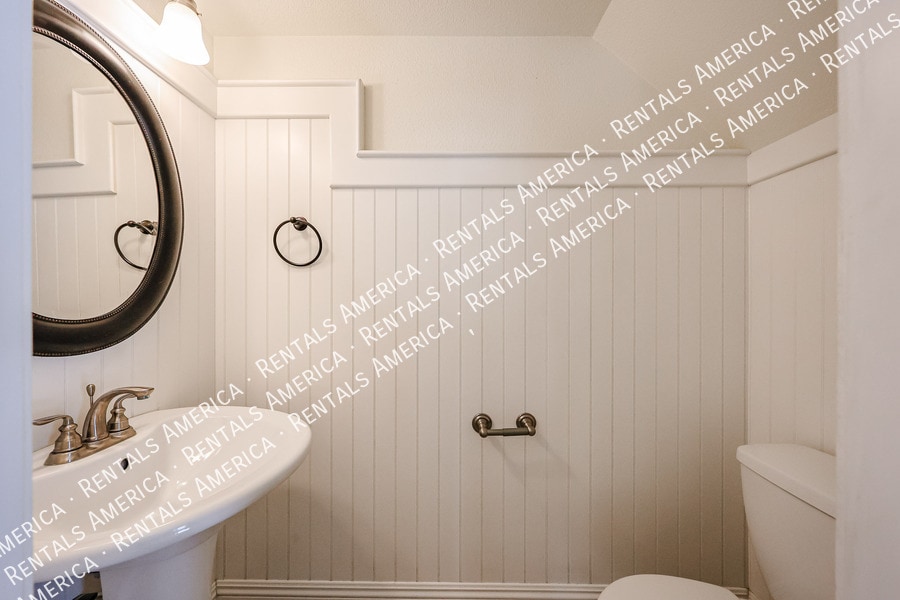 Building Photo - 8825 S 48th St